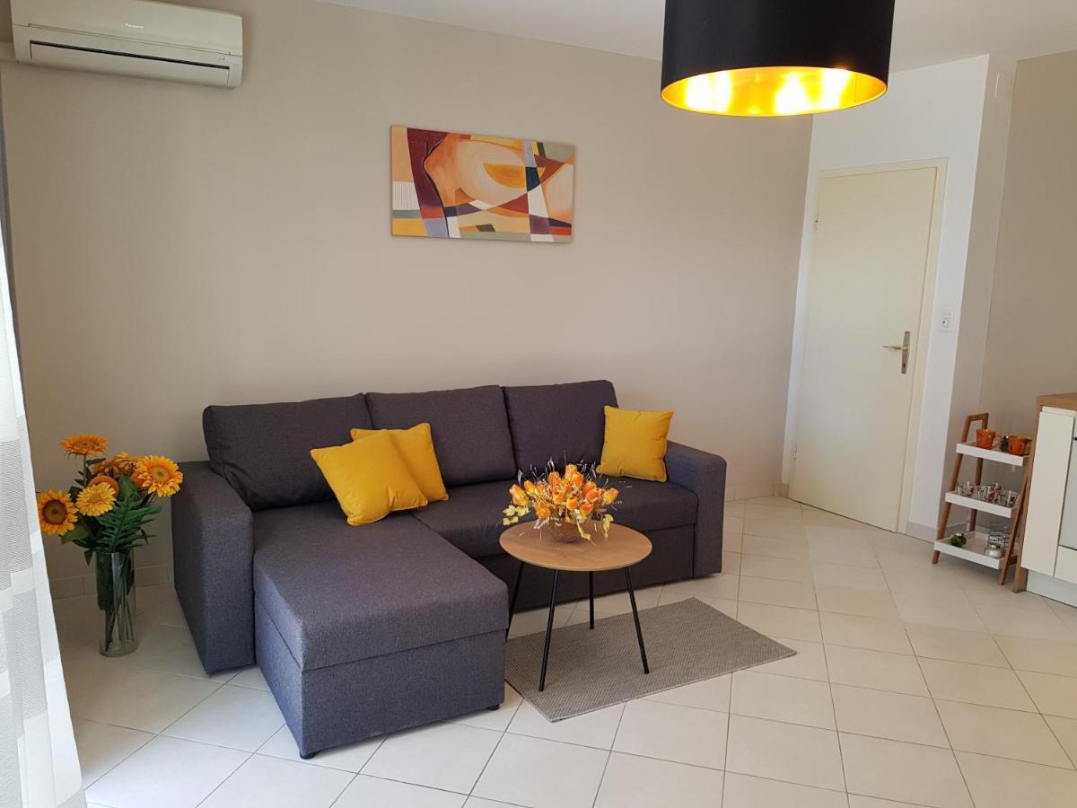 Villa Seaview With Pool - Apartment Cotton Trogir Exterior photo